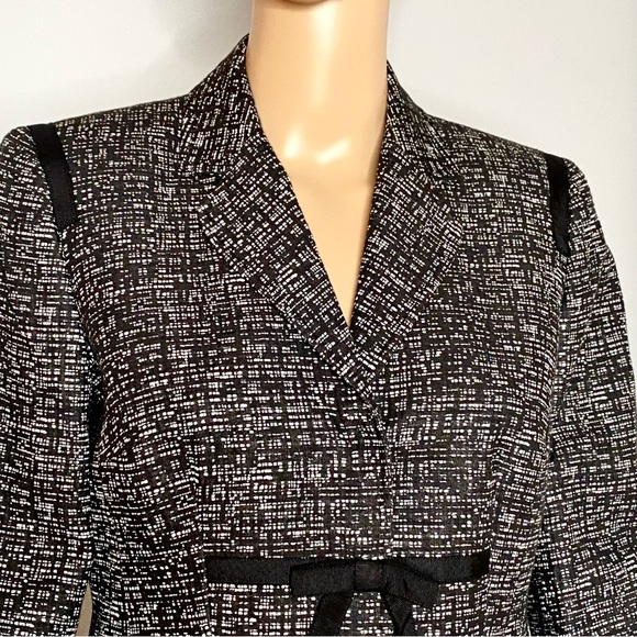 ANN KLEIN Women's Black and White Jacket with Bows at the Front - Picture 3 of 16